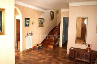  Maison � vendre 8 pi�ces 205 m�