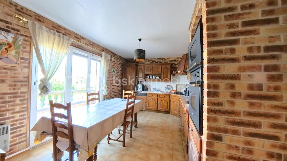 Maison familiale rustique avec grand sous-sol et garage  Livry-Gargan