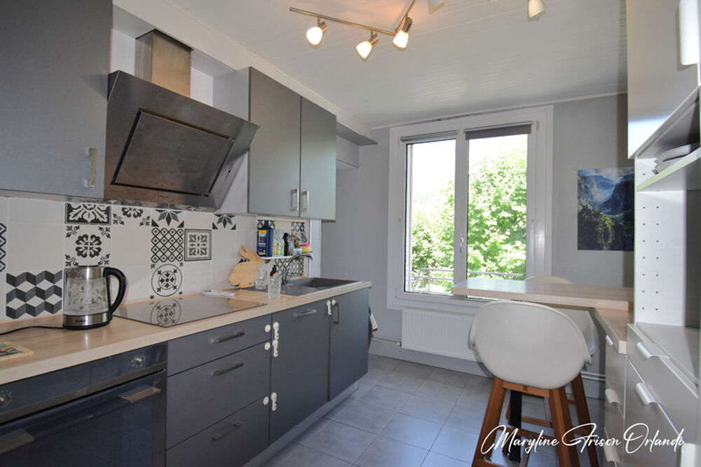 Vente Appartement Appartement 4 pièces en dernier étage, plein centre Chambery