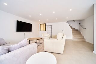  Appartement à louer 5 pièces 100 m²