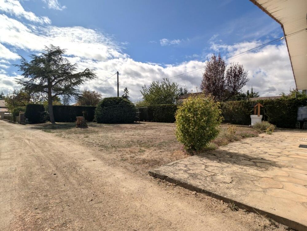 Vente Maison Saint-Léger-sur-Roanne - Maison de plain-pied 99m², 4 chambres et terrain de 2 224 m² Saint leger sur roanne