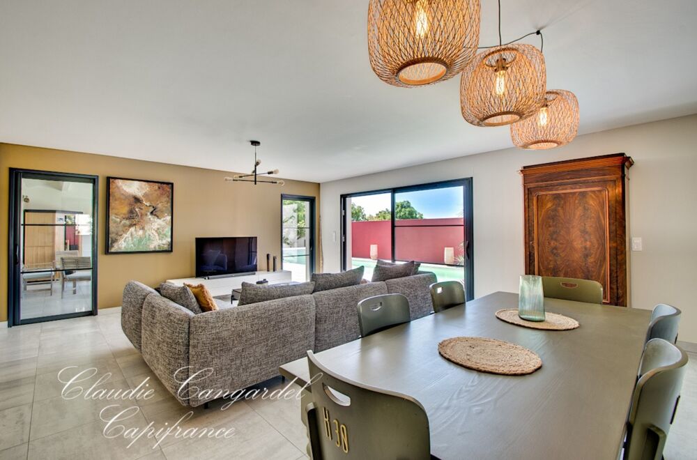 Vente Maison Villa contemporaine de plain-pied, proche LA ROCHELLE, 4 chambres, avec piscine, sans vis à vis, à deux pas de l'océan Marsilly