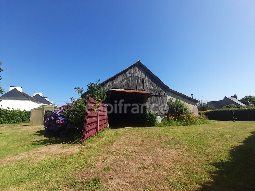 Maison à vendre 4 pièces PLOGONNEC (29180)- Surface habitable 131.82 m2 -parcelle de 13963m2 + bois de 9018m2- Dépendances