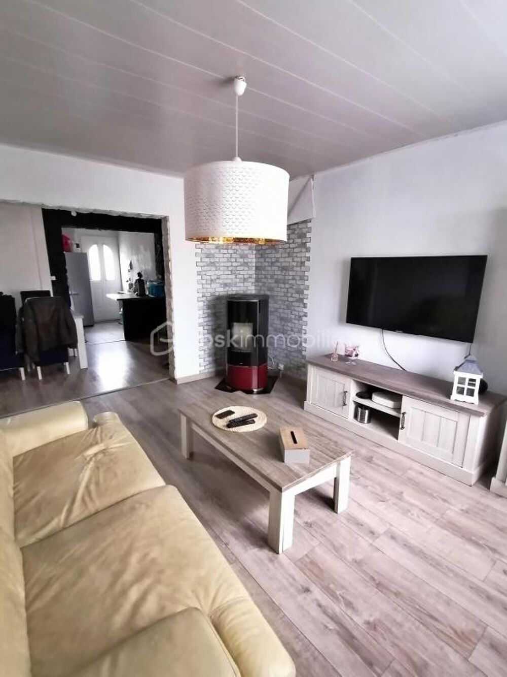 Un espace de vie spacieux et fonctionnel au coeur d'un quartier prisé