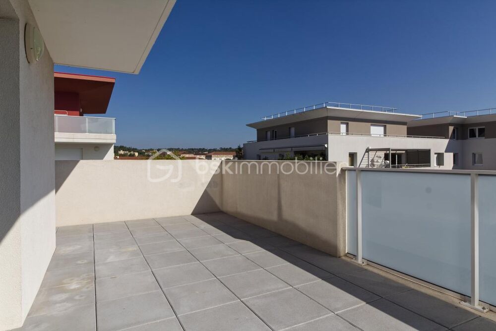 Appartement F3 69 m² avec terrasse et parking