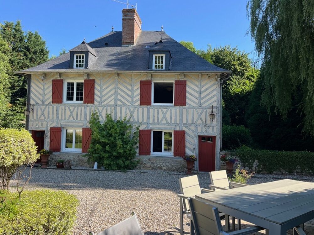 joli manoir de 156 M2 en surface utile avec son annexe sur une terrain d'1,3 hectares arboré