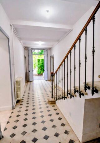Location Maison 10 pièces 338 m²