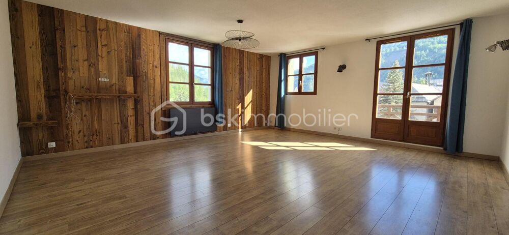 ?? GRAND APPARTEMENT DUPLEX  CENTRE VILLAGE DALLOS  110 m²