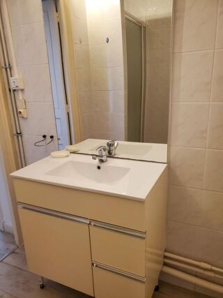  Appartement à louer 2 pièces 65 m²