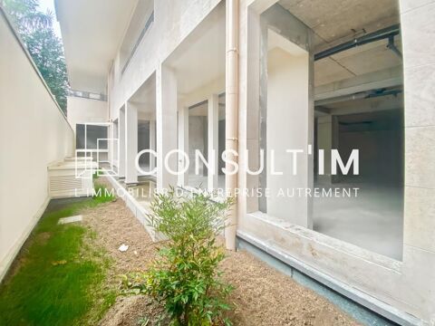 Local neuf avec terrasse 5400 92110 Clichy