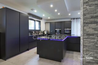  Propriété/château à vendre 8 pièces 205 m²