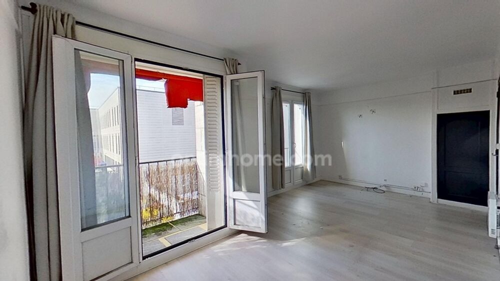 Gare RER "Le Raincy - Villemomble" - Appartement à rénover de 3 pièces avec balcon et cave