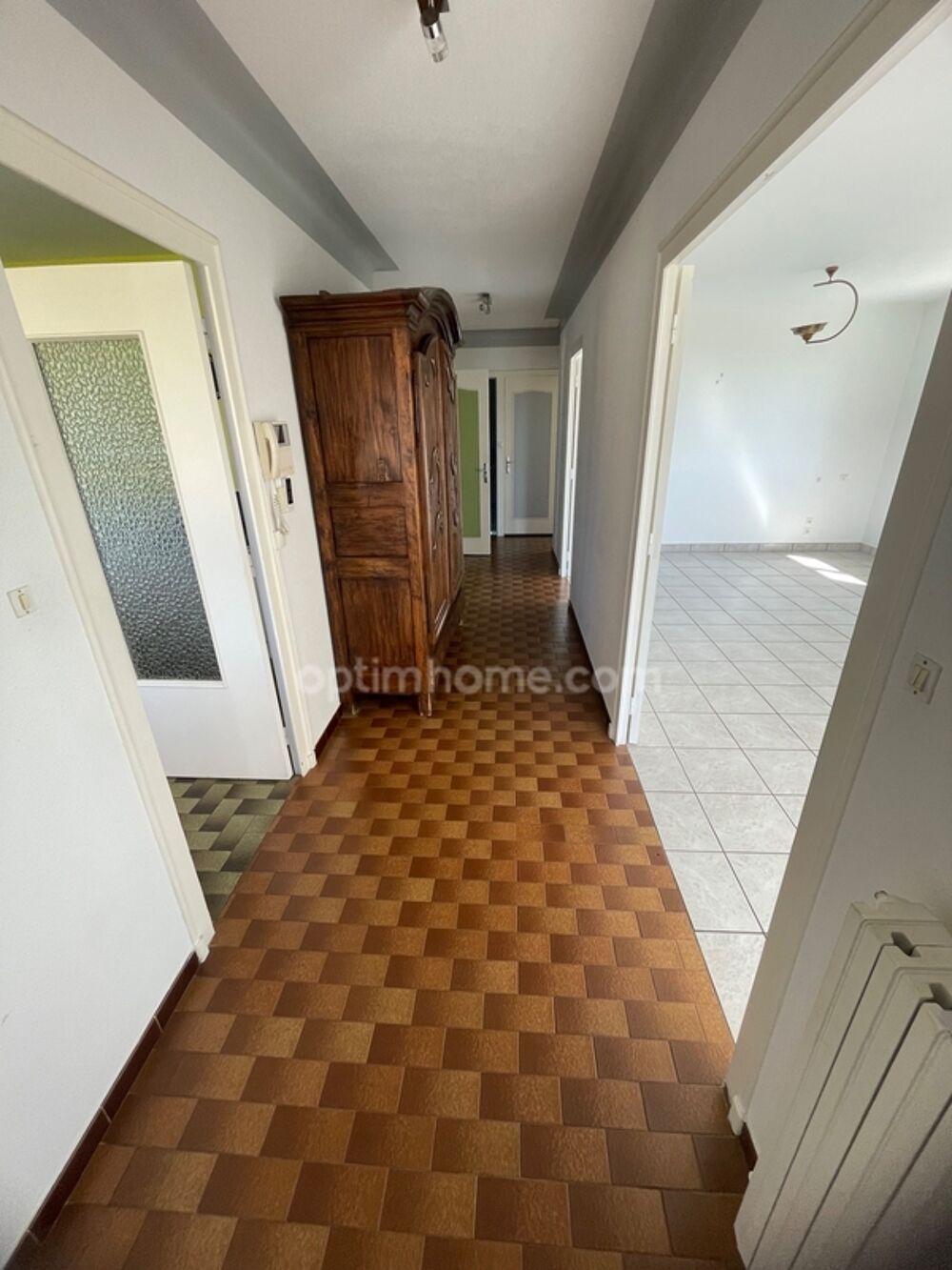Vente Maison ? Maison lumineuse avec grand séjour, sous-sol complet de 80 m² et terrain de 800 m² exposé sud-est, à deux pas des écoles et co Montbrison