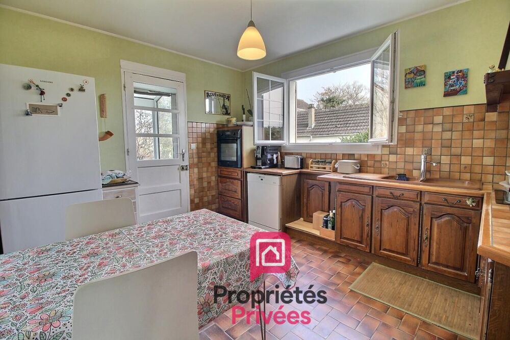 10 mn de la Gare de MONTARGIS - A VENDRE MAISON de 130 m2 - 6 PIECES - SOUS-SOL TOTAL - TERRAIN 1311 m2