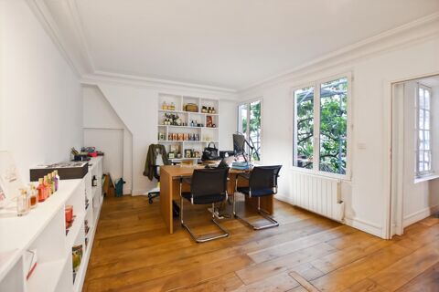 A proximit&eacute; du Boulevard Saint-Germain, bureaux &agrave; louer en fond de cour 3577 75006 Paris