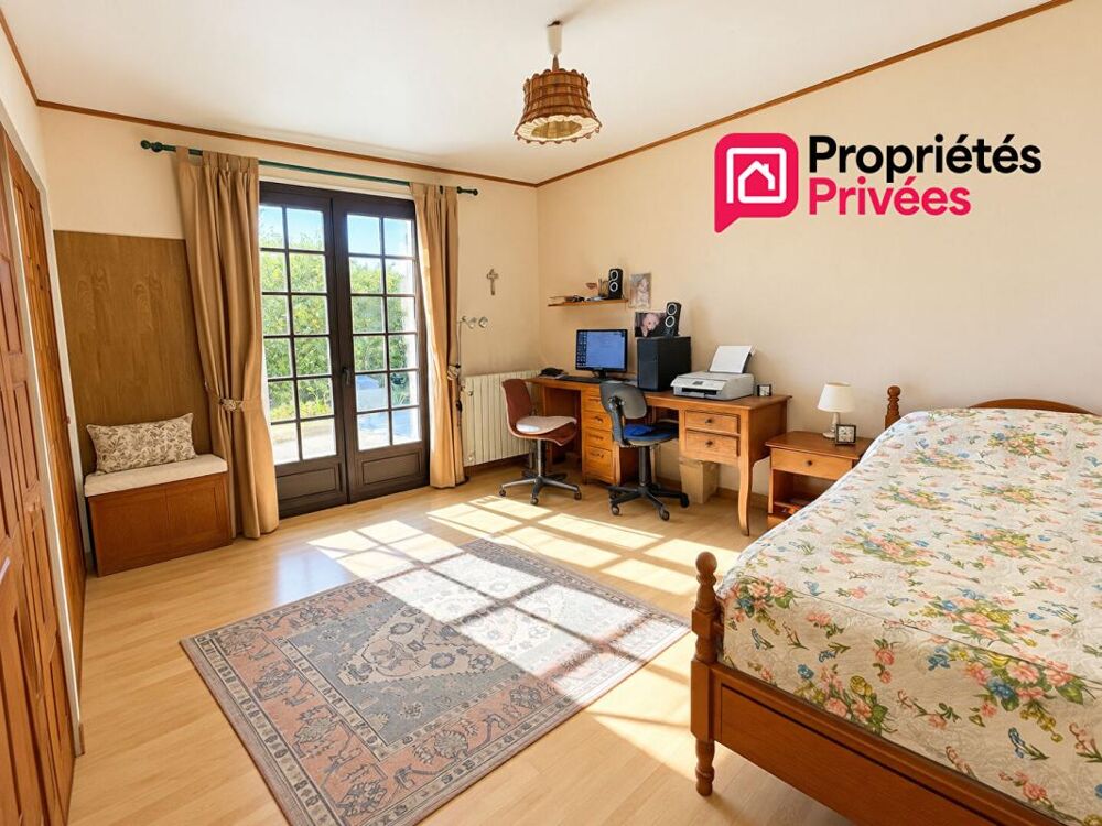 Vente Maison Maison 5 pièces 142m2 sur grand sous-sol total 3 chambres 3 box extérieurs jardin 1100m2 219000 FAI Bois le roi