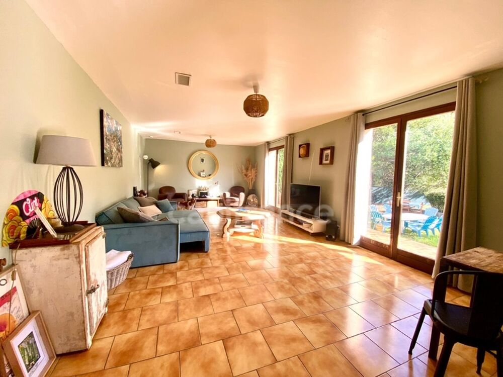 Maison familiale 7 pièces de 155m2 sur 2000m2 de terrain paysager