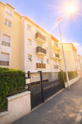  Immeuble à vendre 10 pièces 493 m²