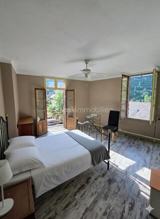  Immeuble � vendre 10 pi�ces 290 m�