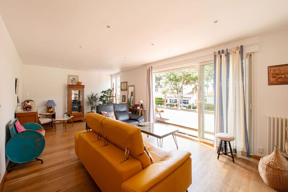 Maison vue mer avec jardin