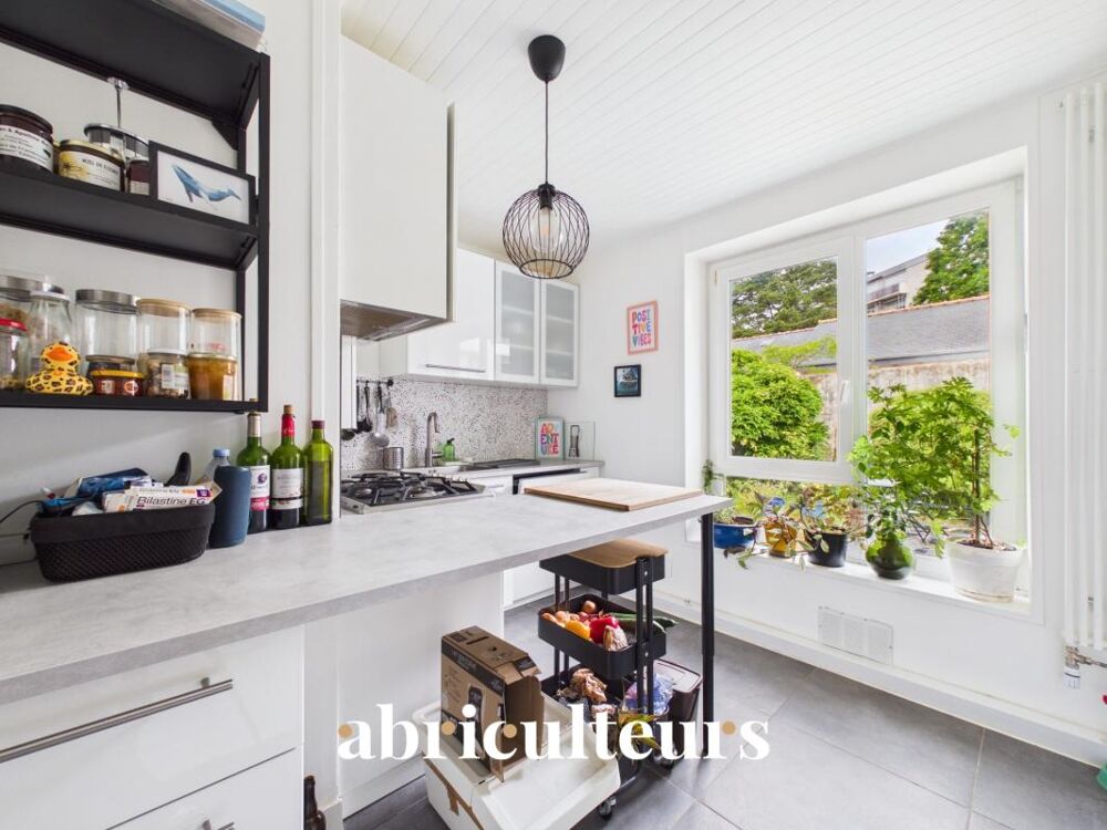 Location Maison A Nantes,  Charmante maison de plain pied , 3 Chambres avec jardin , à louer en meublé pour un an Nantes