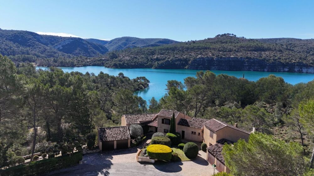 Ensemble immobilier 279 m² en bordure du Lac