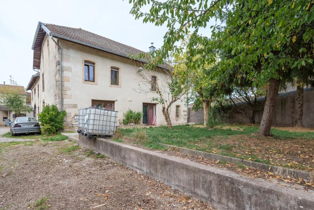 Maison de 8 pièces de 286 m² à Villers-lès-Luxeuil