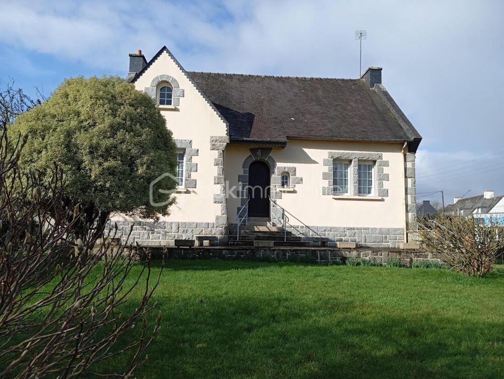 Charmante maison familiale **Callac ** 4 chambres**hangar