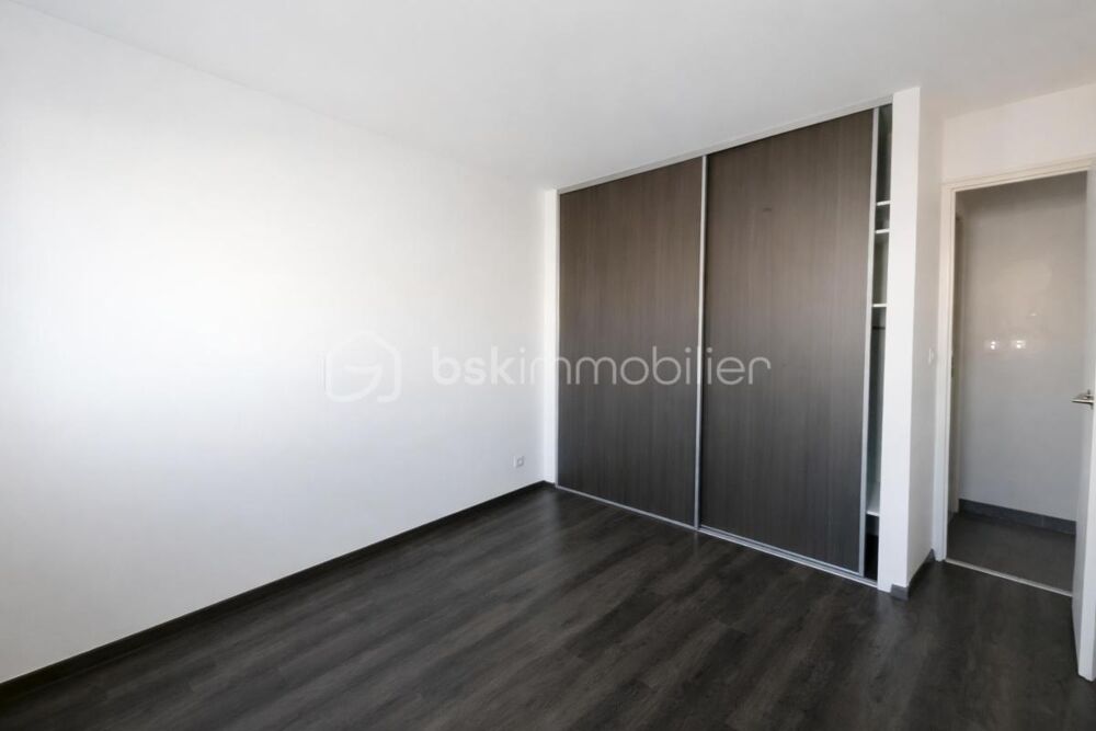 Vente Appartement Appartement T3 avec balcon et garage Voisins le bretonneux