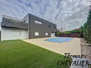  Maison  vendre 8 pices 270 m