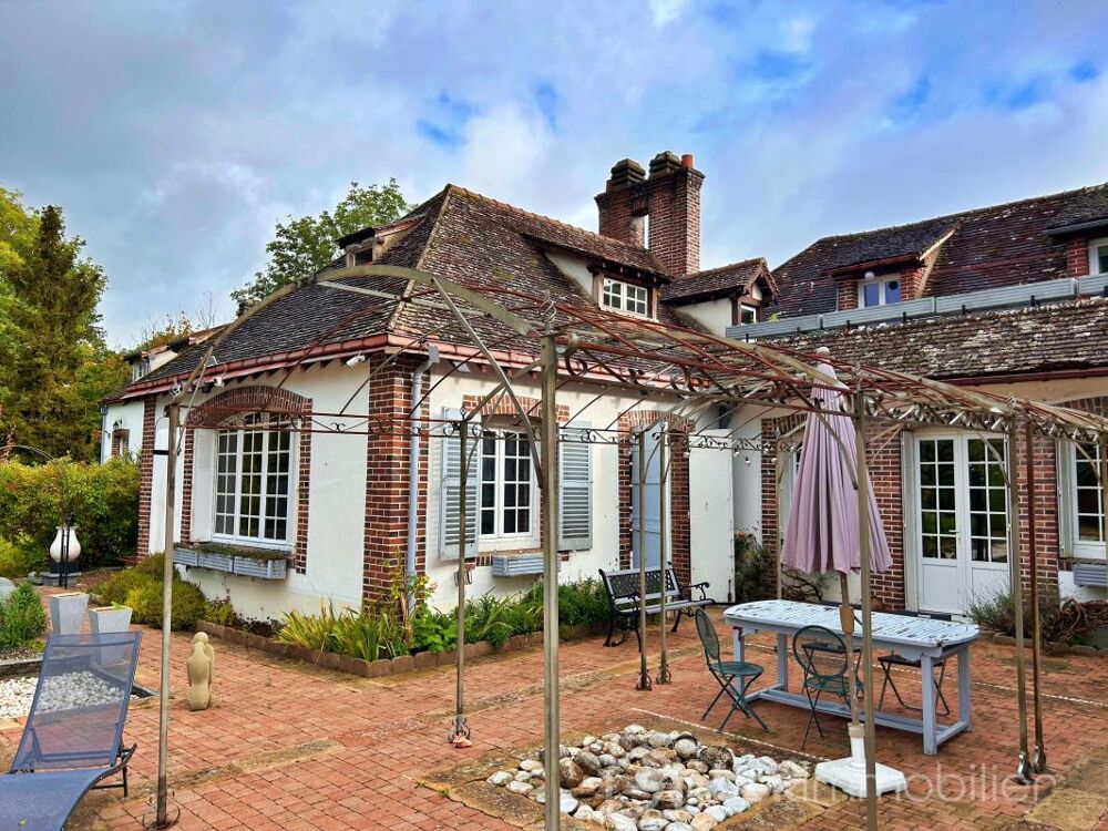 Vente Propriété/Château Magnifique propriété de charme du milieu XIXème, offrant 3 maisons pour une surface habitable de 487m2 au total Sainte gemme moronval