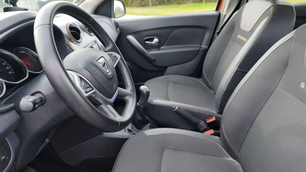 Sandero 0.9 TCe 90 Stepway Explorer - Entretien constructeur 2017 occasion 86100 Chatellerault