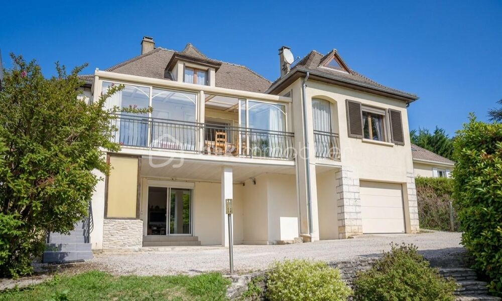 ? ENTRE SEINE ET FORÊT  UNE PARENTHÈSE DE SÉRÉNITÉ À FONTAINE-LE-PORT SUR TERRAIN DE 1 543 m²
