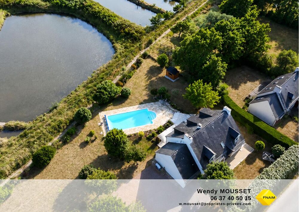 Vue imprenable - Propriété avec piscine et garage à bateau à 5 minutes de la plage