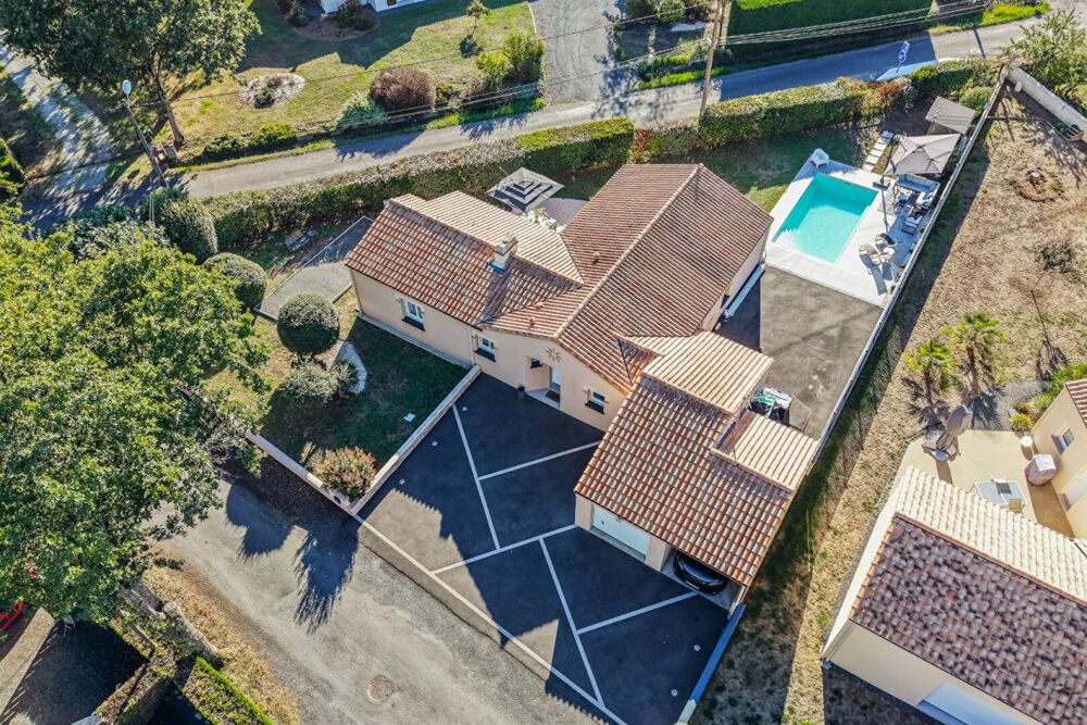 Vente Maison Maison Gorges 5 P . 4 Chs . 121.85 M² . T 883 M² . Garage . Piscine . Terrasses . Abri voiture Gorges