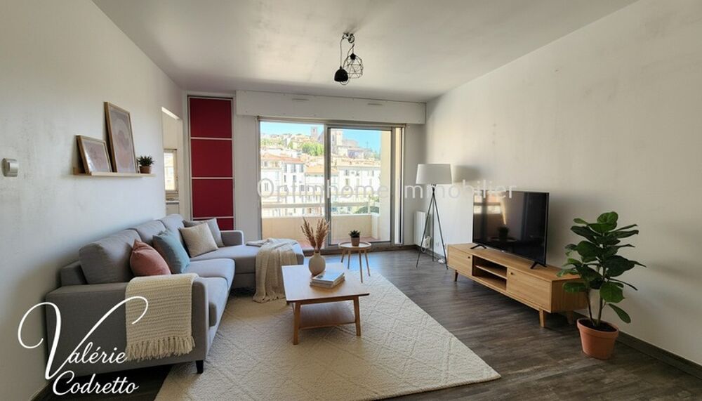 Vente Appartement Studio avec terrasse au dernier étage à Hyères Centre – Vue dégagée, cave et faibles charges 83400 Hyeres