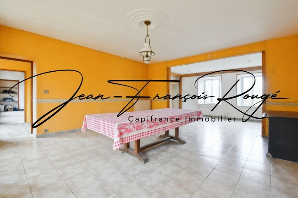 Propriété en pierres de 243 m², avec dépendances et 28 970 euros de rendement locatif !!!