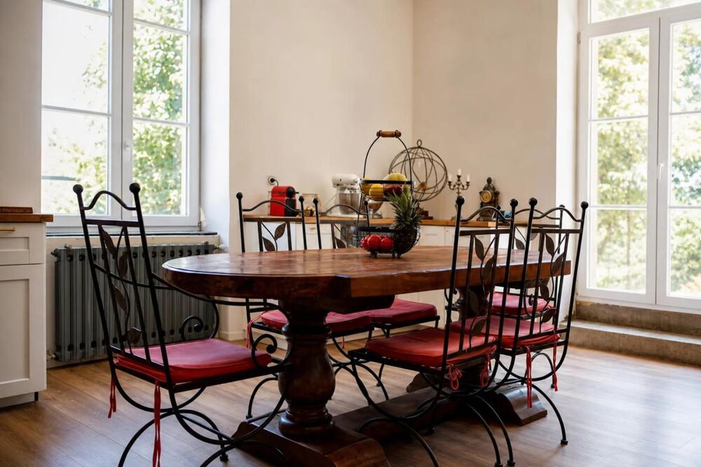 à vendre  Propriété/château Neuville-sur-Ain (01160)