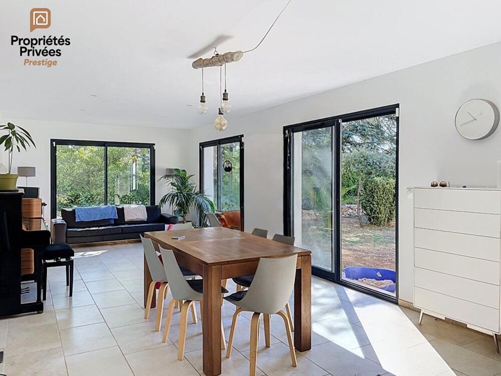 Villa T6 (2023) - St Maximin centre - Terrain 500m² + garage