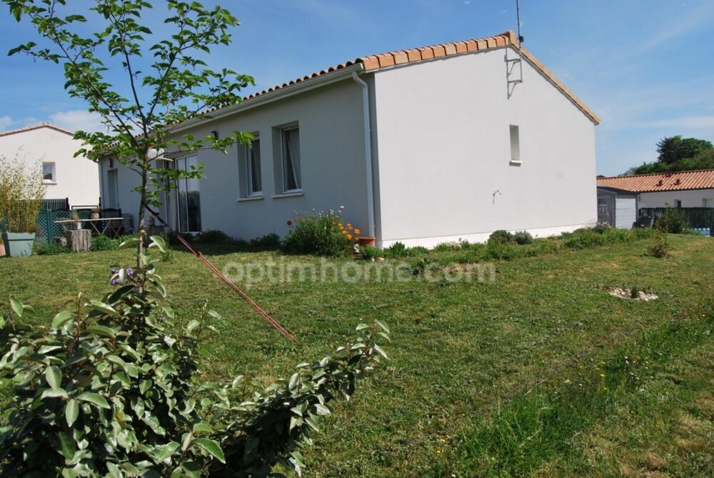 Belle maison de plain pied comprenant 3 chambres avec un DPE A
