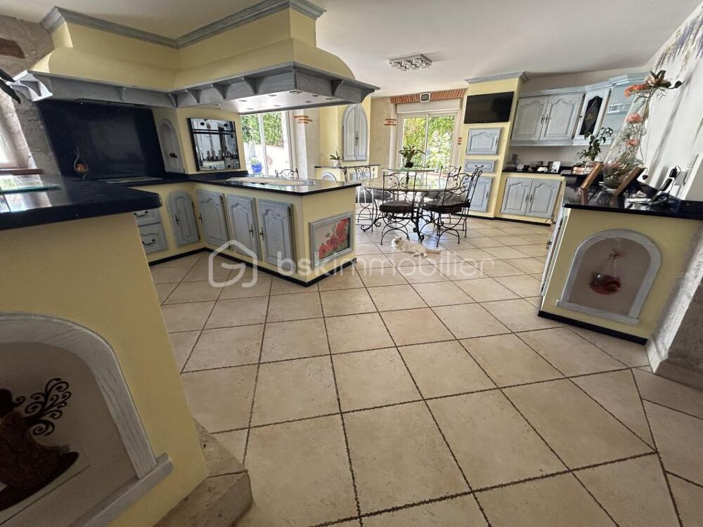 � vendre  Propri�t�/ch�teau Valence (82400)