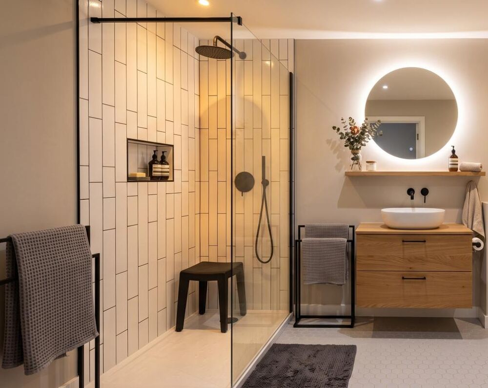 ***SUPERBE T2 avec BALCON de + de 12m2 et place de parking à BORDEAUX !***