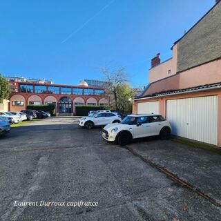  Immeuble � vendre 15 + pi�ces 710 m�