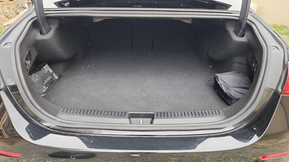 Classe E W214 300 de 313 EQ Power 9G-Tronic AMG Line - Entretien cons 2024 occasion 49100 Angers