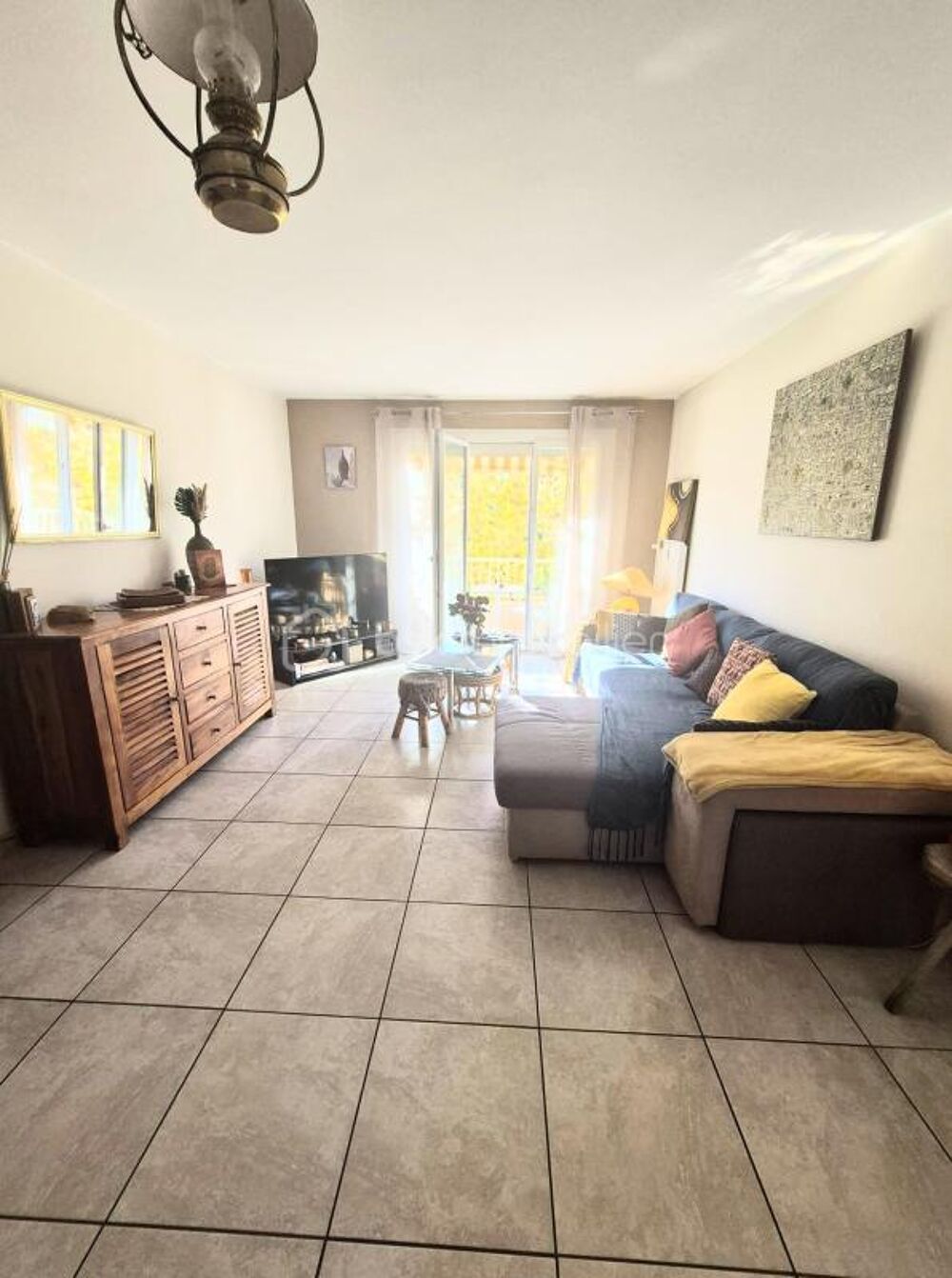 Vente Appartement ? Élégant T3 Traversant Rénové – Hyères, Quartier Gare ? Hyeres