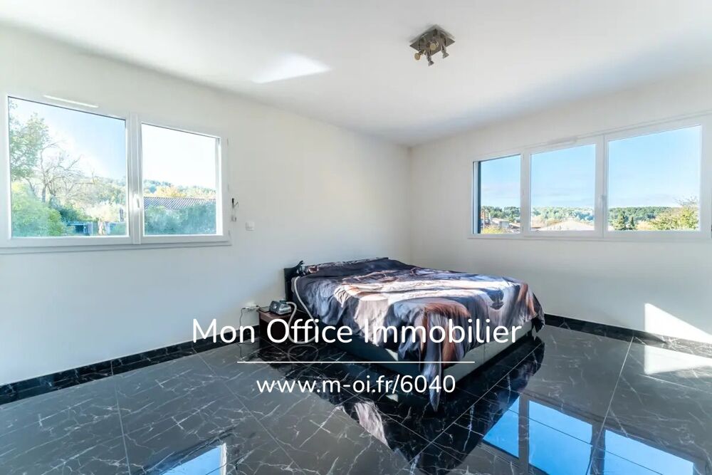 � vendre  Villa Mimet (13105)