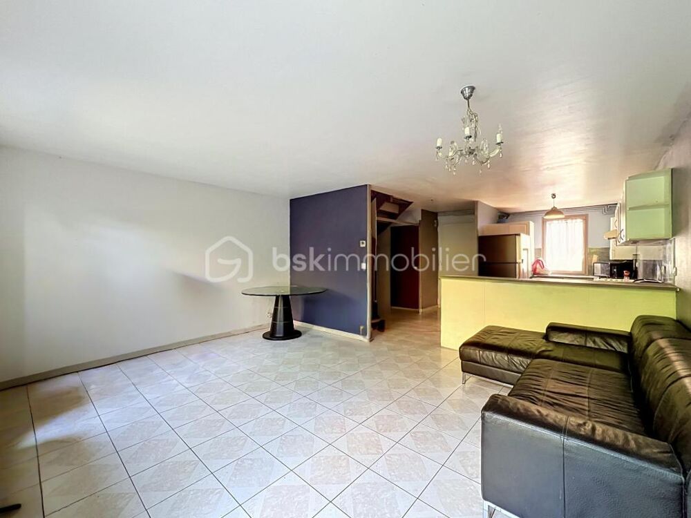 Vente Maison Maison à rénover avec jardin et garage – Savigny-le-Temple Savigny le temple