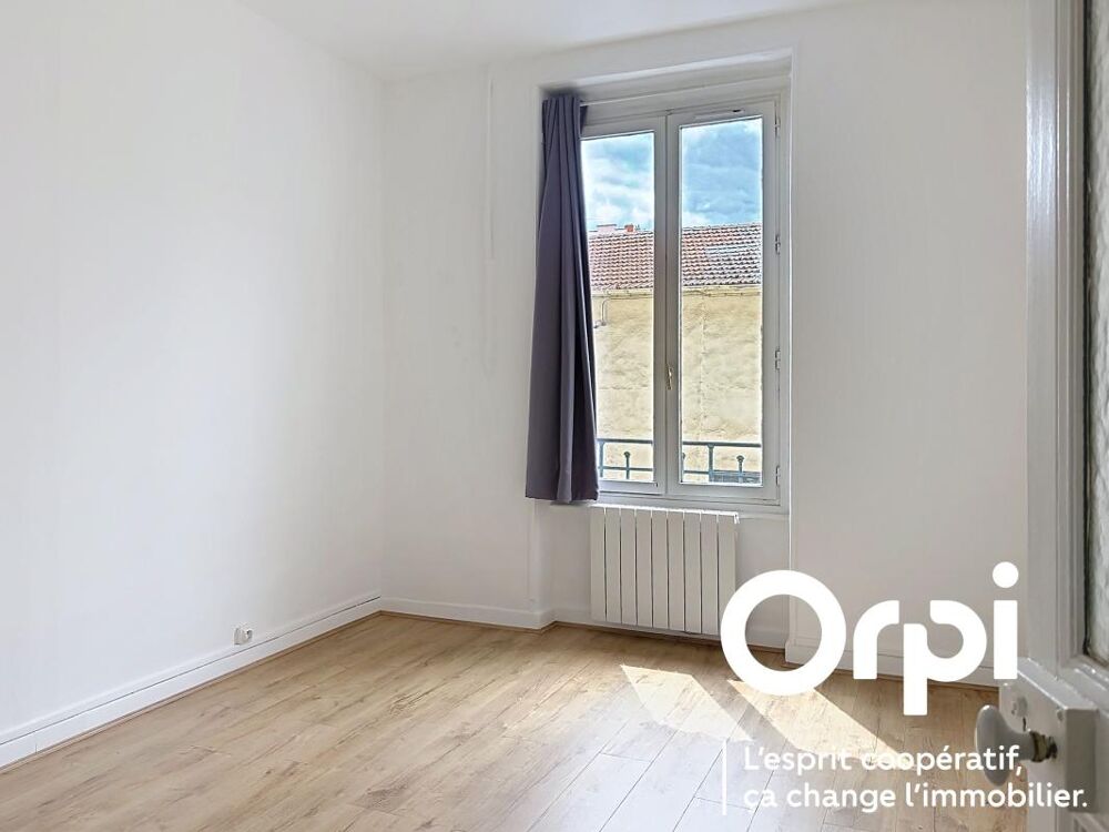 Dans bel ancien T2 de 45m²
