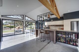  Propri�t�/ch�teau � vendre 8 pi�ces 237 m�