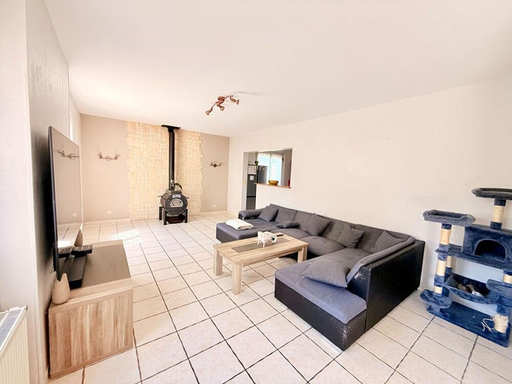 À 10 minutes de la gare LAROCHE-MIGENNES, Maison familiale de 220 m², 6 chambres, sur sous-sol total